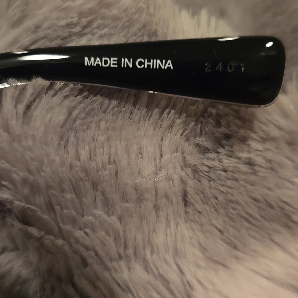 Longchamp Paris Black Cat-Eye Sunglasses Brand New in Case